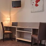 Du Parc Montsouris 3* Parigi